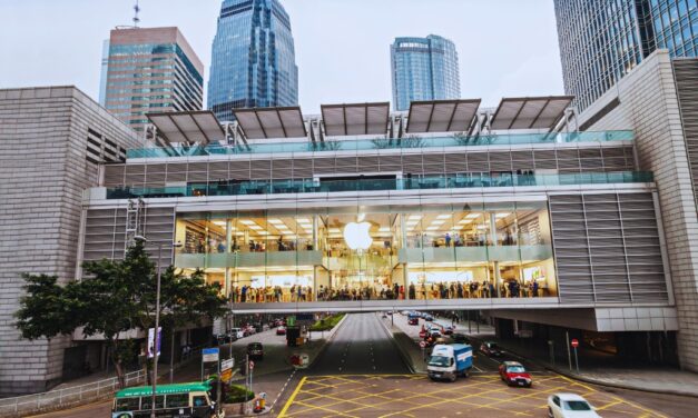 Imagen del edificio de Apple donde se aprecia su logo de la manzana.